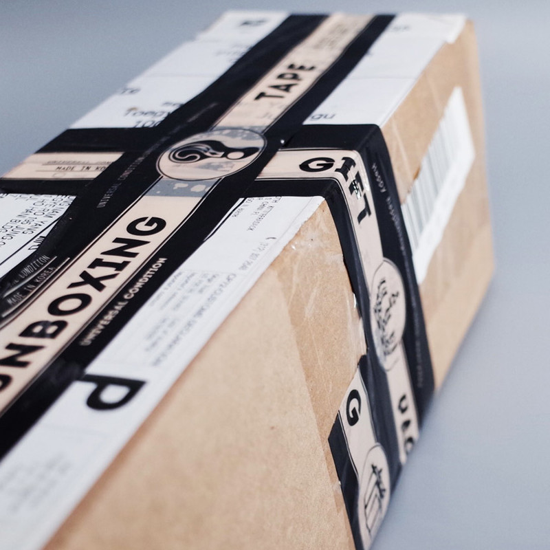 UNIVERSAL CONDITION Unboxing packing tape