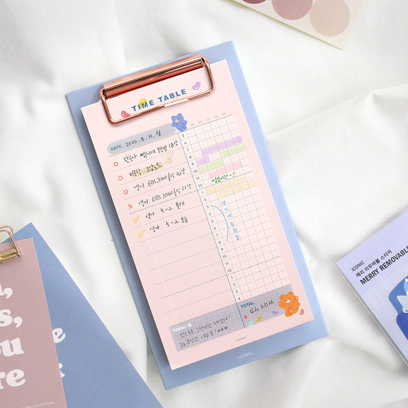 Usage example - ICONIC Merry clipboard memo holder Usage example - ICONIC Merry clipboard memo holder