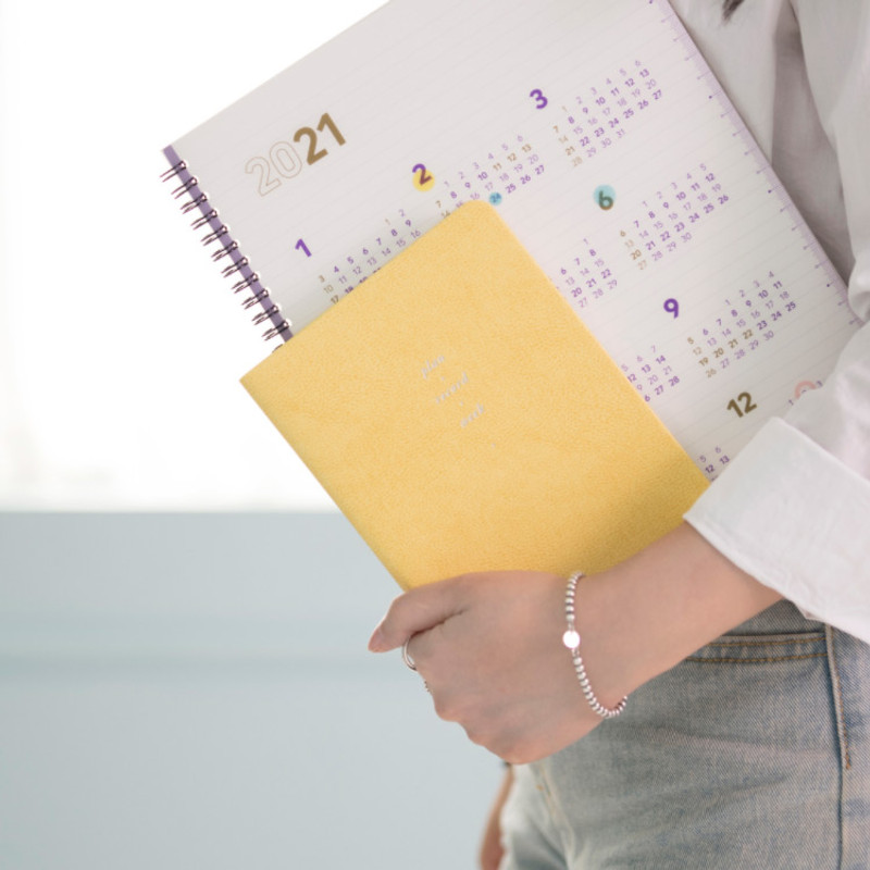 Butter yellow - 2021 Notable memory medium dated weekly planner Butter yellow - 2021 Notable memory medium dated weekly planner