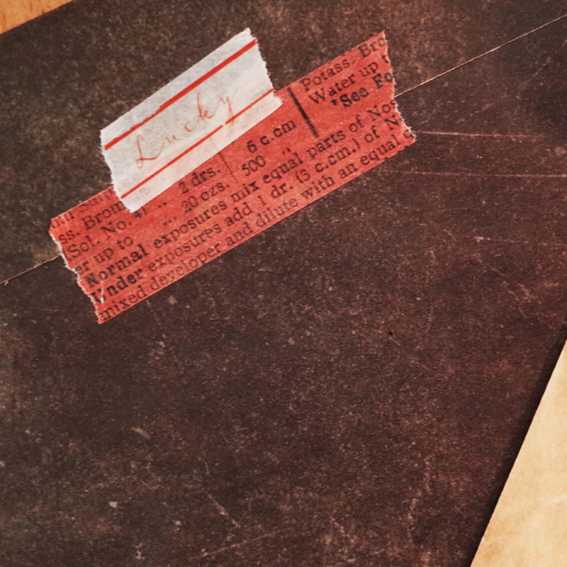 Usage example - Universal Condition Coral vintage lettering masking tape Usage example - Universal Condition Coral vintage lettering masking tape