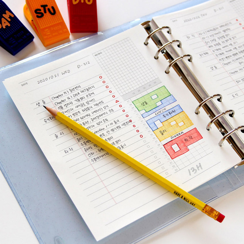 Usage example - Jam Studio Study planner wide A6 6 ring paper refill set Usage example - Jam Studio Study planner wide A6 6 ring paper refill set