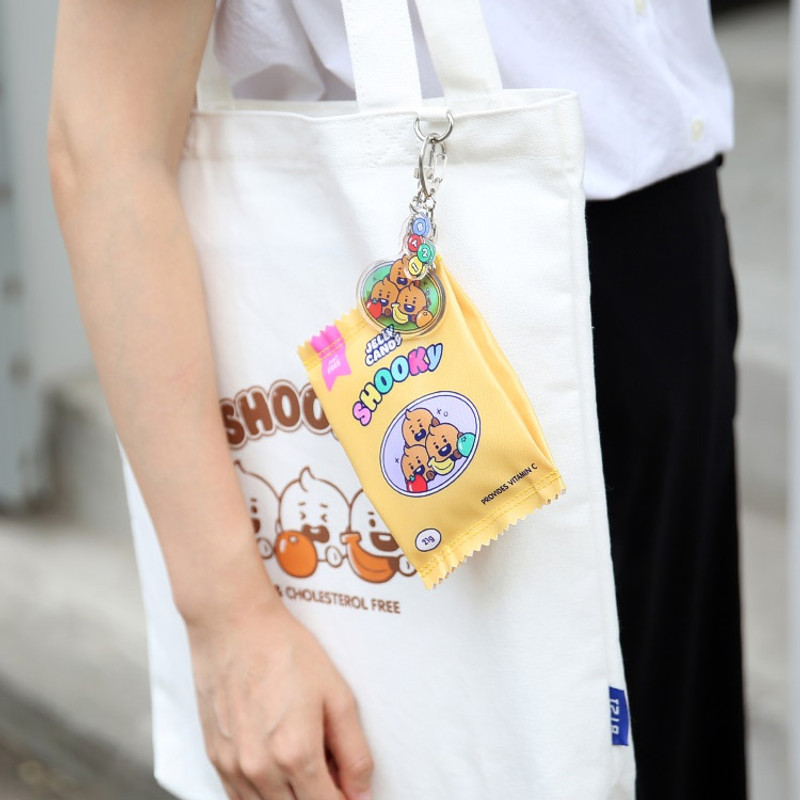 Usage example - BT21 Jelly Candy Baby Snack Package Small Zipper Pouch Usage example - BT21 Jelly Candy Baby Snack Package Small Zipper Pouch