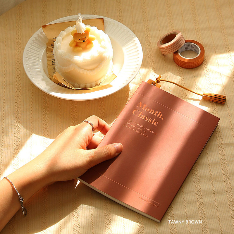 Tawny Brown - Wanna This 2022 Month Classic Medium Dated Monthly Planner