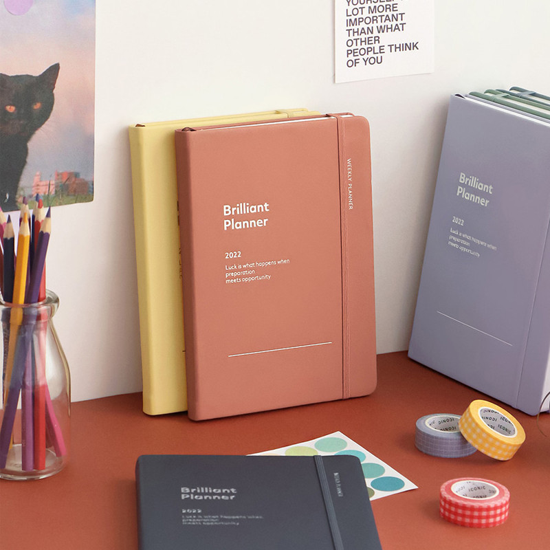 ICONIC 2022 Brilliant Dated Weekly Diary Planner