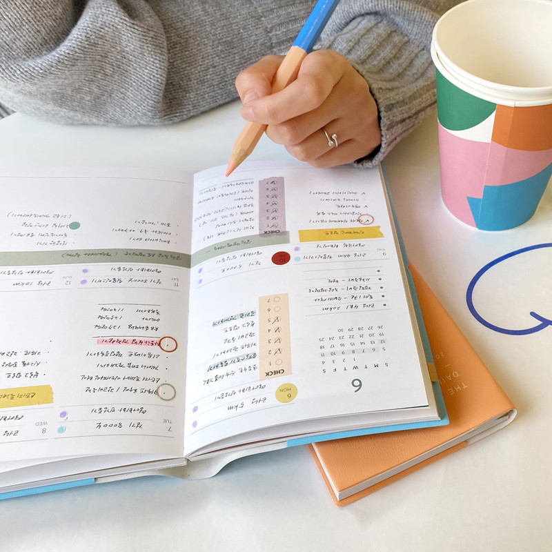 Weekly plan - GMZ 2022 Daily Log Small Dated Weekly Diary Planner