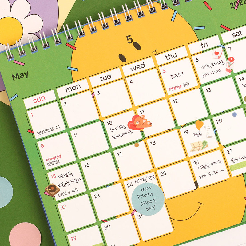 Back - Dash And Dot 2022 Young Monthly Desk Standing Calendar