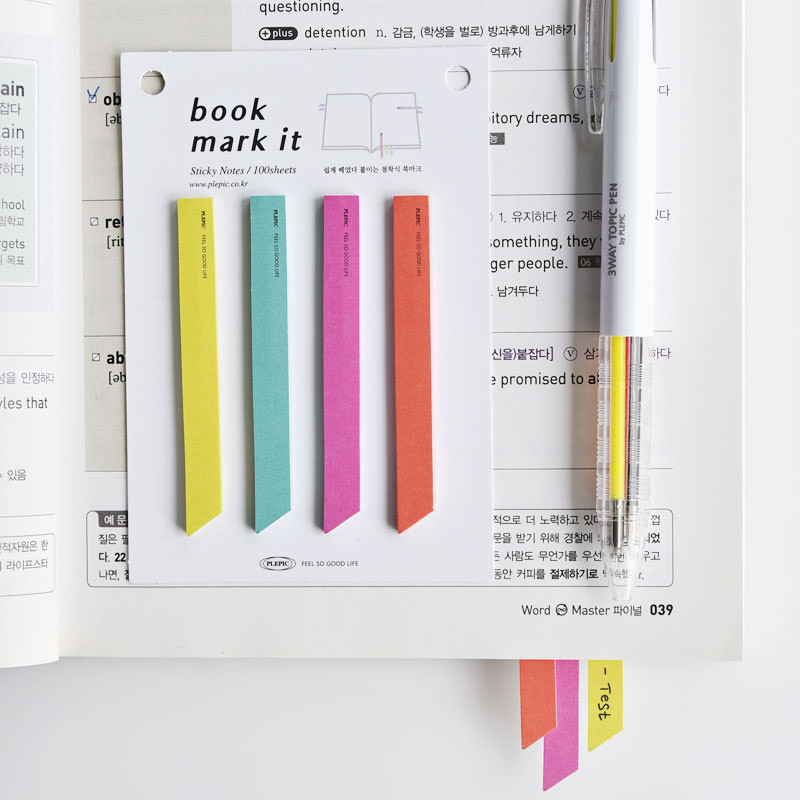 Usage example - Play Obje Life Stationery Sticky Notepad Bookmark Set