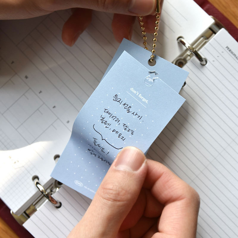 Usage example - Play Obje Classy Label Sticky Notepad with Ball Chain Usage example - Play Obje Classy Label Sticky Notepad with Ball Chain