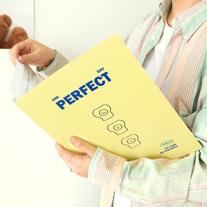 Indigo Toasty A4 Display Book with 20 Clear Pocket Indigo Toasty A4 Display Book with 20 Clear Pocket