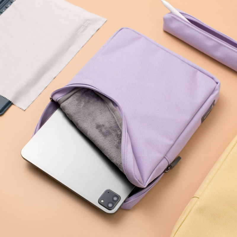 Usage example - Byfulldesign iPad Tablet PC 11" Sleeve Case with Screen Cleaning Cloths