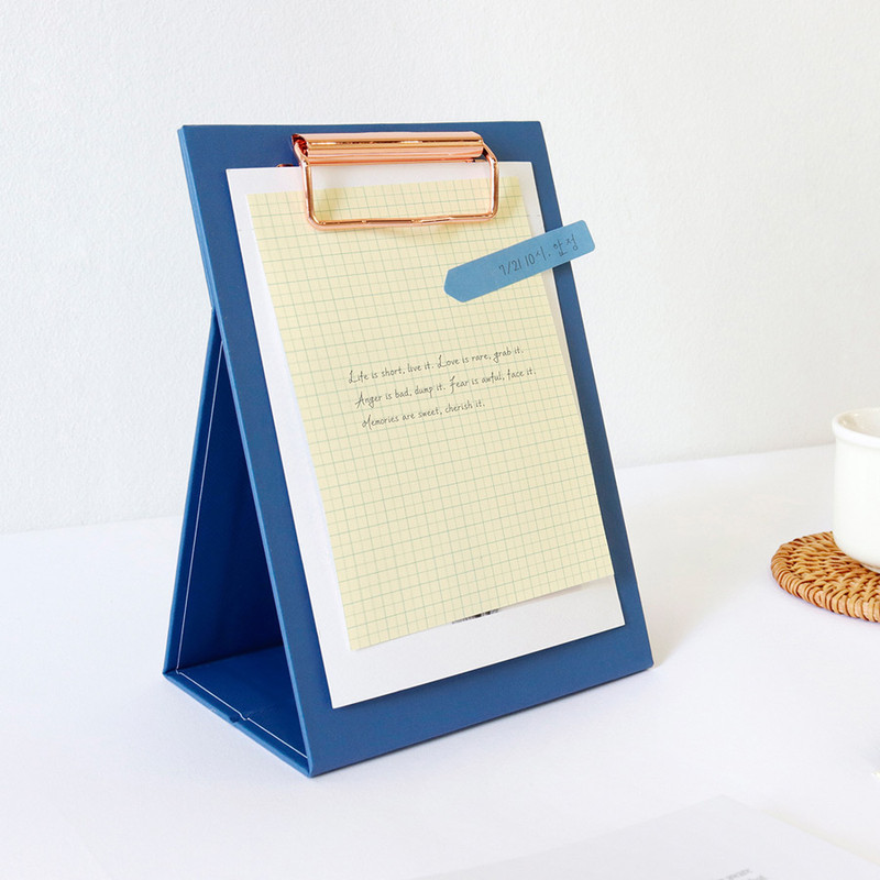 Usage example - Bookfriends Stand Up A6 Clipboard File Holder Usage example - Bookfriends Stand Up A6 Clipboard File Holder