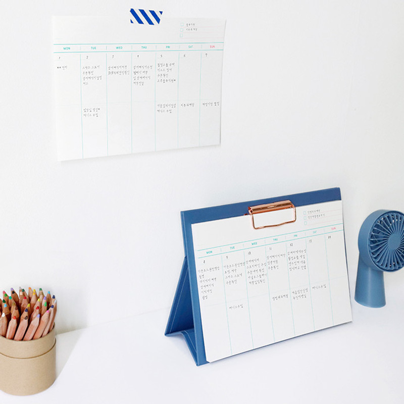 Usage example - Bookfriends Stand Up A5 Horizontal Clipboard File Holder Usage example - Bookfriends Stand Up A5 Horizontal Clipboard File Holder