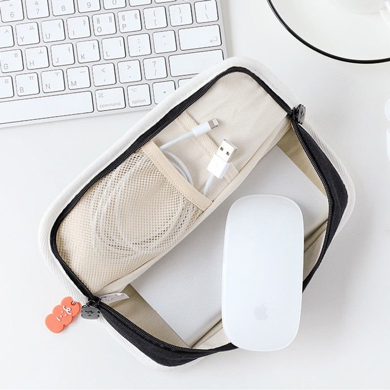 Usage example - ROMANE Brunch Brother Cotton Zipper Pencil Case