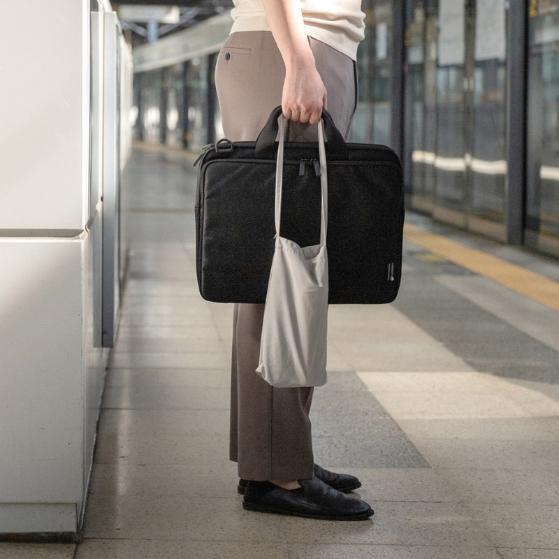 Usage example - Byfulldesign Light daily Long shoulder bag