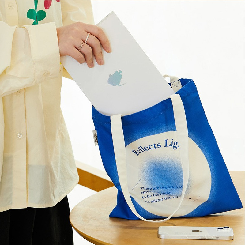 Usage example - Ardium Vivid Medium Cotton Shoulder Tote Bag Usage example - Ardium Vivid Medium Cotton Shoulder Tote Bag