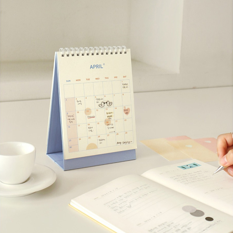 Usage example - Indigo 2023 The Temperature Of The Day Monthly Desk Calendar