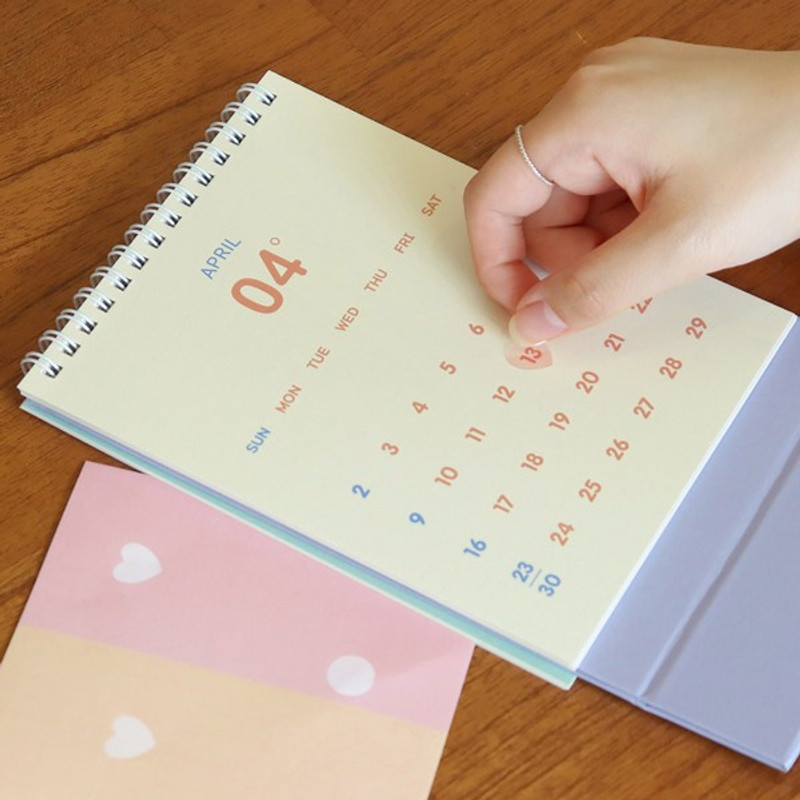 Usage example - Indigo 2023 The Temperature Of The Day Monthly Desk Calendar