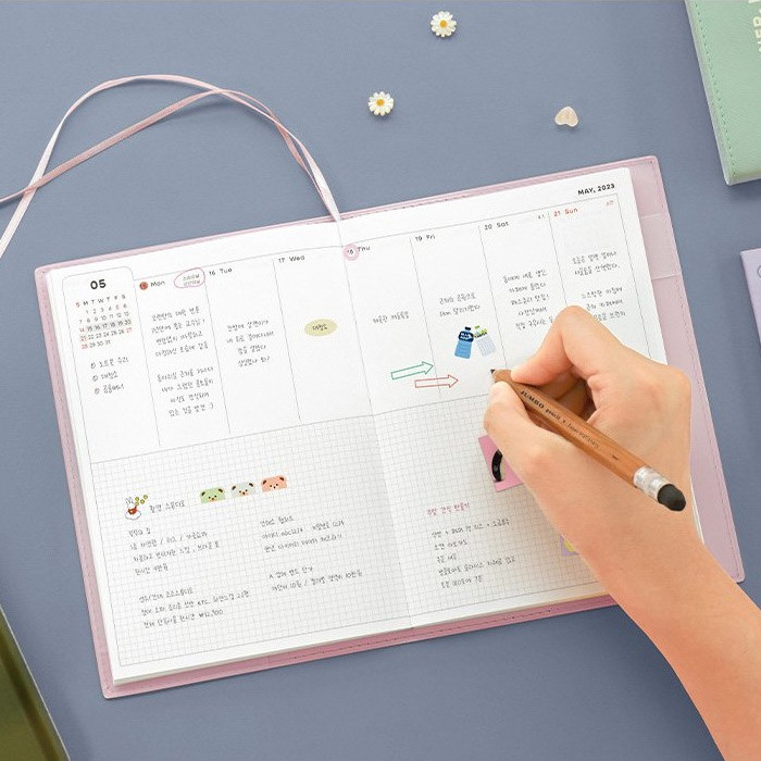 Weekly plan - 2023 Simple A5 Medium Dated Weekly Planner