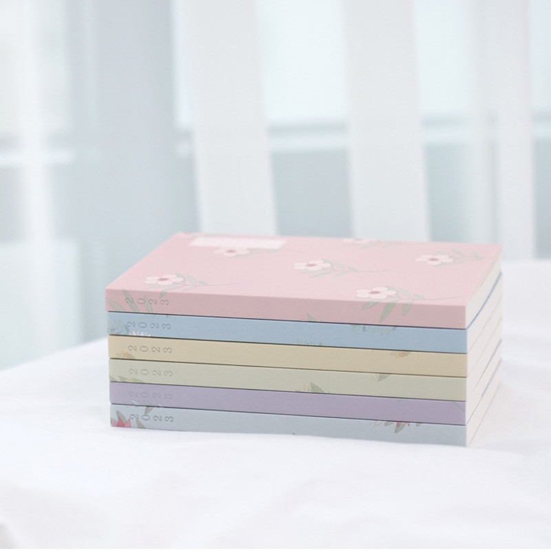 2023 Flowery Dated Weekly Planner Diary