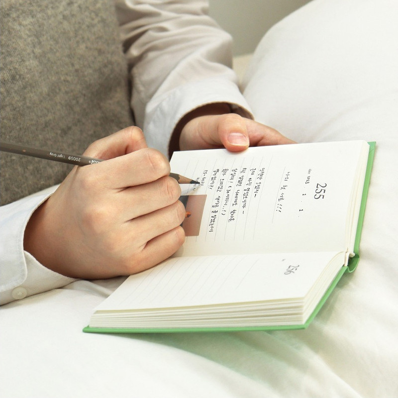 Indigo Mind Snap 365 days A6 Hardcover Dateless Daily Diary