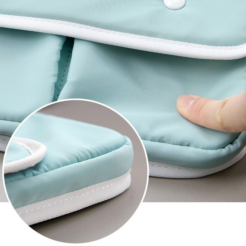 Detail of Multi Pocket 15 inches Laptop Sleeve Case Detail of Multi Pocket 15 inches Laptop Sleeve Case