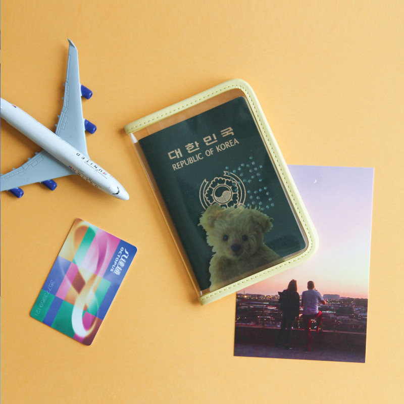 Use of example - Jam studio Dingdong Travel Passport Case Holder Use of example - Jam studio Dingdong Travel Passport Case Holder