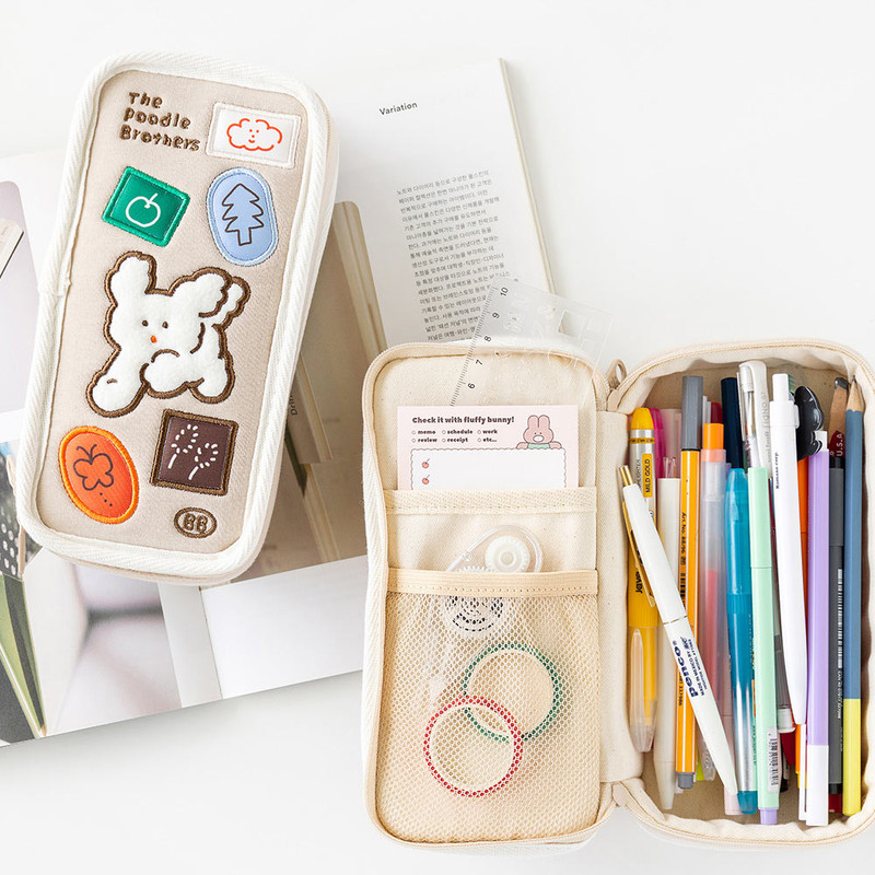 Example of use - ROMANE Poodle Embroidery Zipper Pencil Case Example of use - ROMANE Poodle Embroidery Zipper Pencil Case