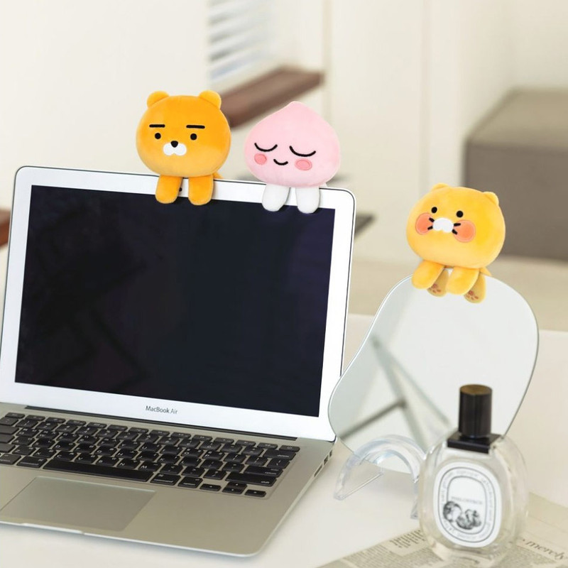 Example of use - KAKAO FRIENDS Point Decoration Cushion Monitor Plush Example of use - KAKAO FRIENDS Point Decoration Cushion Monitor Plush