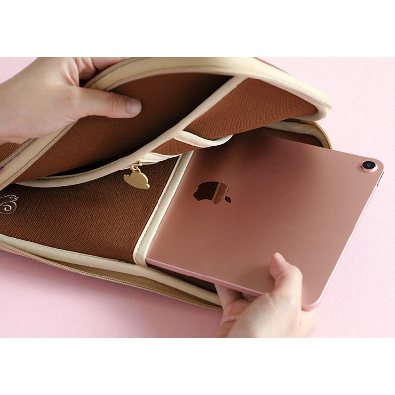 Detail of Lazy Bear Tablet Sleeve Case For iPad Detail of Lazy Bear Tablet Sleeve Case For iPad