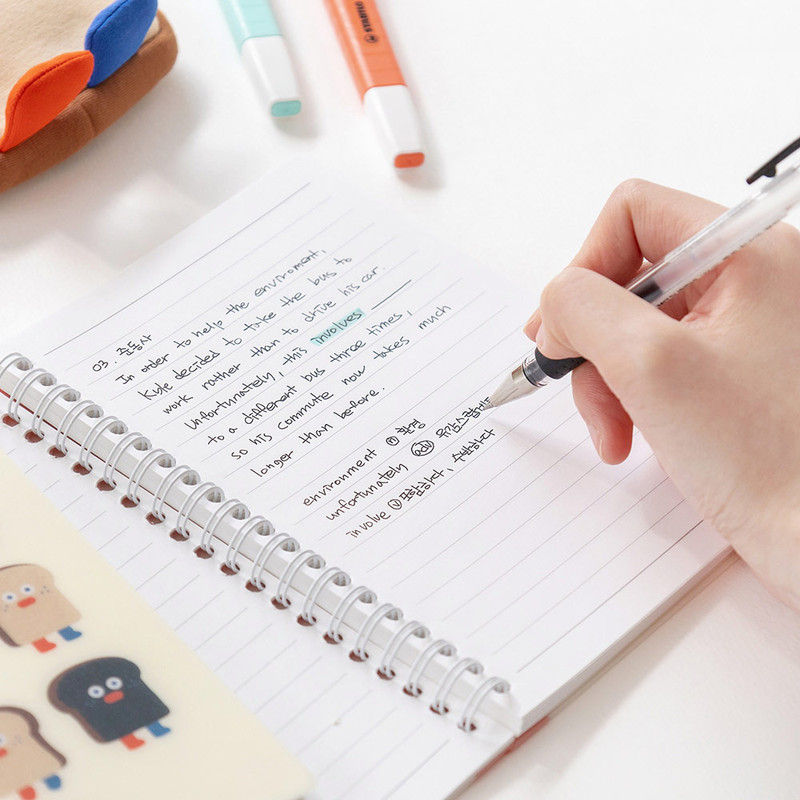 usage example of ROMANE Brunch Brother B6 PP Cover Lined Blank Notebook usage example of ROMANE Brunch Brother B6 PP Cover Lined Blank Notebook