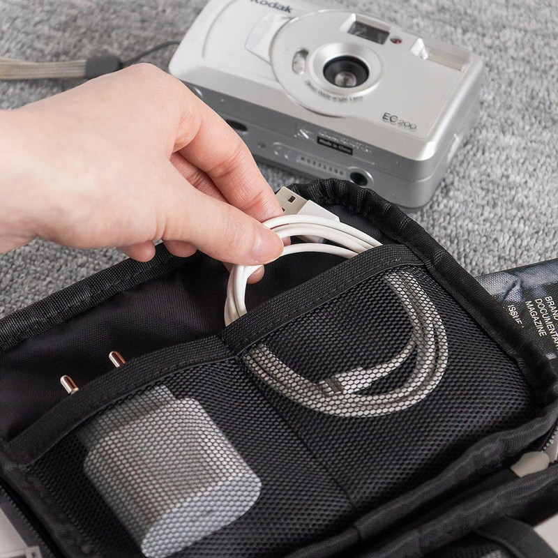 usage example of ROMANE Brunch Brother Cable Zipper Pouch usage example of ROMANE Brunch Brother Cable Zipper Pouch