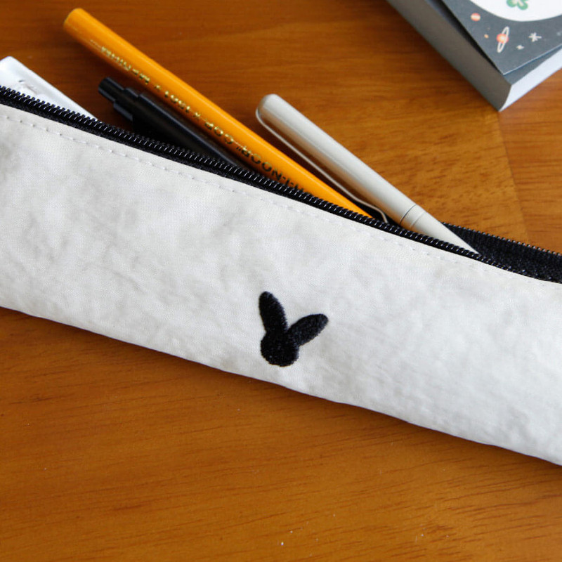 SOSOMOONGOO Sojak6 Journey Of The Two Bunnies Zipper Pencil Case