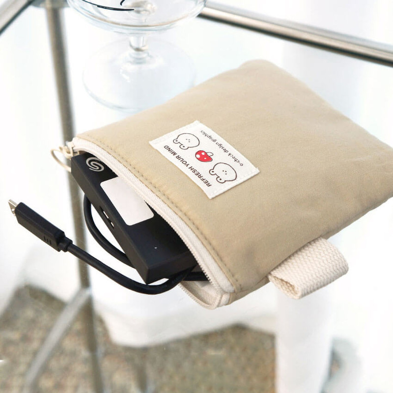 usage example of O-Check Refresh Your Mind Small Cotton Zipper Pouch usage example of O-Check Refresh Your Mind Small Cotton Zipper Pouch