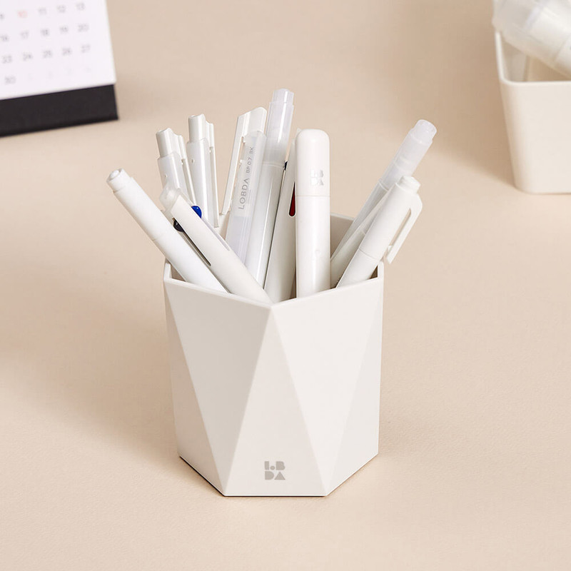 usage example of Lobda Non Slip Pen Holder usage example of Lobda Non Slip Pen Holder