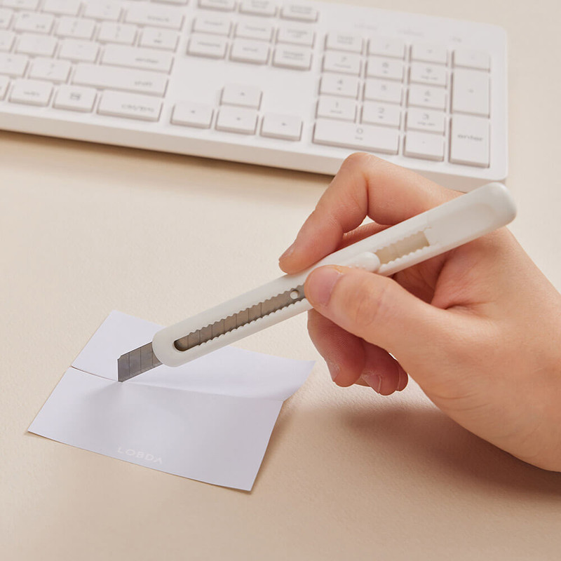 usage example of Make Your Lobda Utility Knife Box Cutter usage example of Make Your Lobda Utility Knife Box Cutter