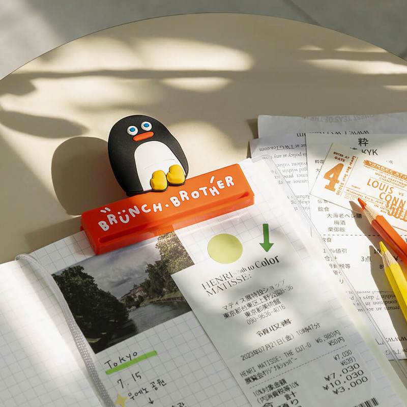 usage example of Romane Brunch Brother Magnetic Clip