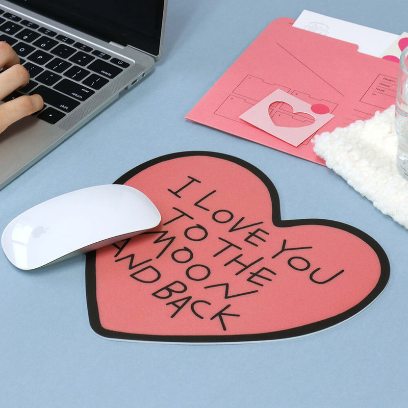 usage example of Iconic Doodle Mouse Pad 05-08