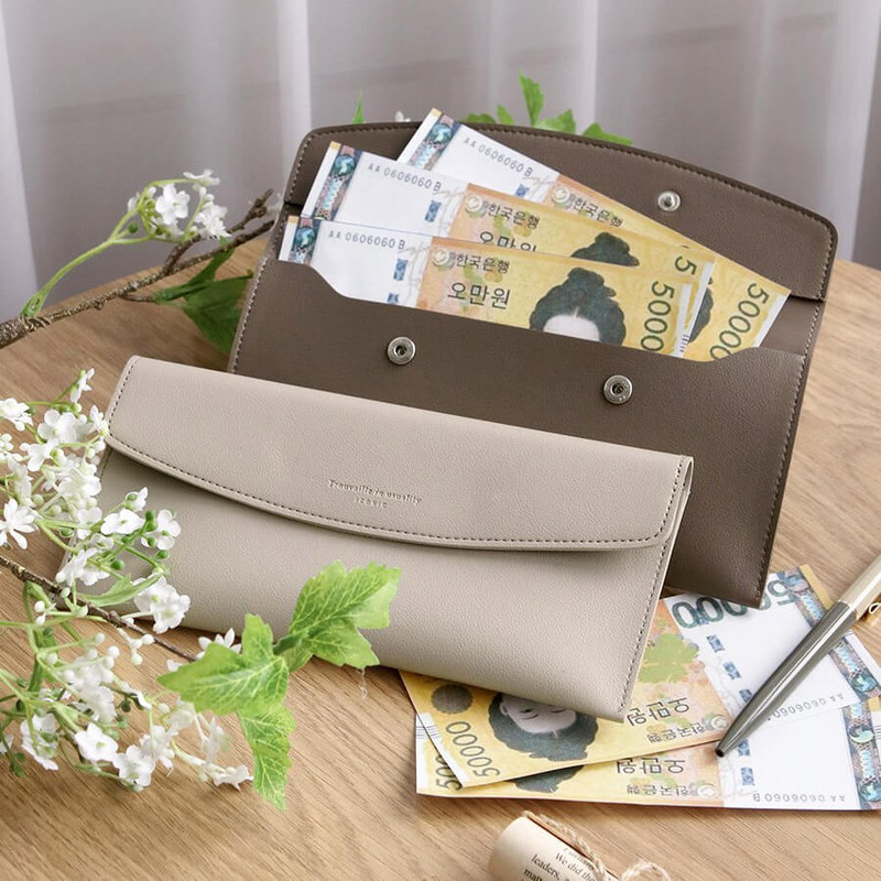 usage example of Iconic Journey Flat Pencil Case usage example of Iconic Journey Flat Pencil Case