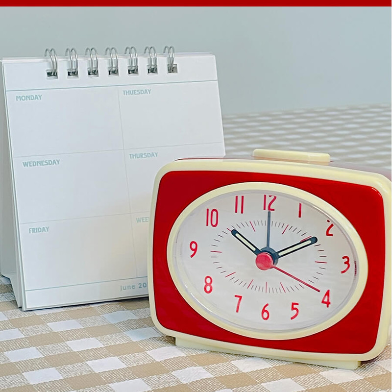 Red - Brisk Style Retro Analog Desk Clock