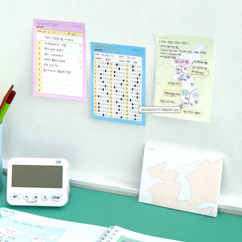 Usage example of Indigo Tenschool Study Sticky Notepad