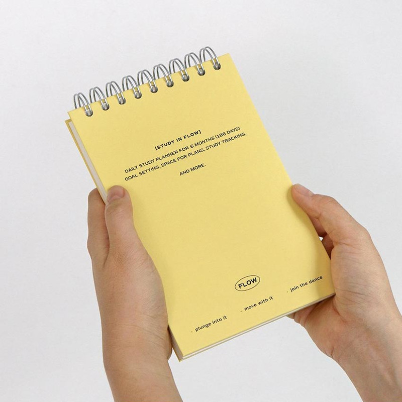 Handy size - Iconic Flow 6 Months Desk Study Planner