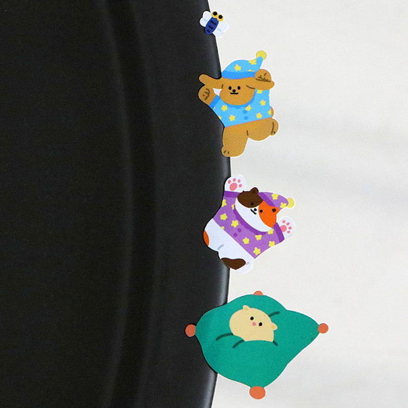 Usage example - ICONIC Joy mini removable sticker seal Usage example - ICONIC Joy mini removable sticker seal