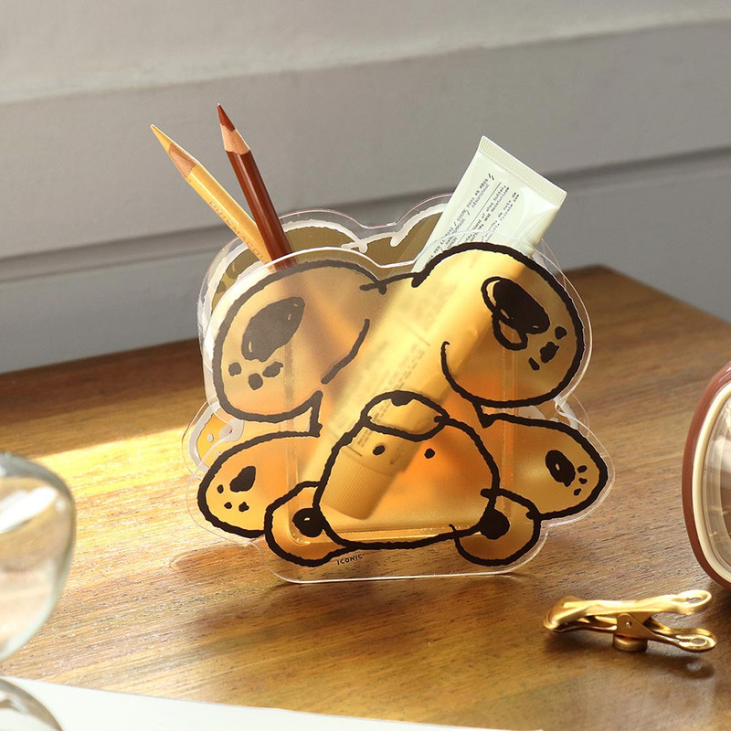 Usage example of Iconic Friends Acrylic Pen Holder