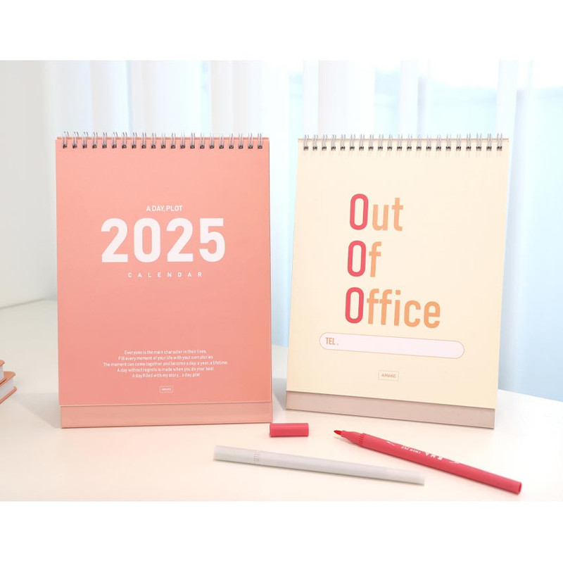 AMAKE 2025 A Day Plot Desk Calendar