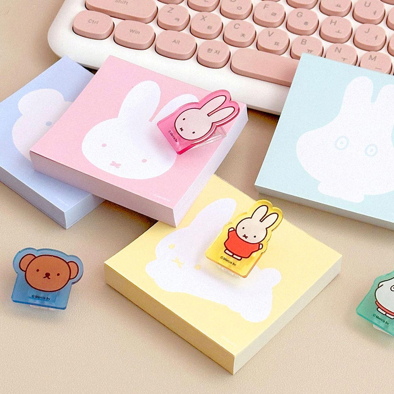 Usage example of Miffy Acrylic Clip And Notepad Set Usage example of Miffy Acrylic Clip And Notepad Set