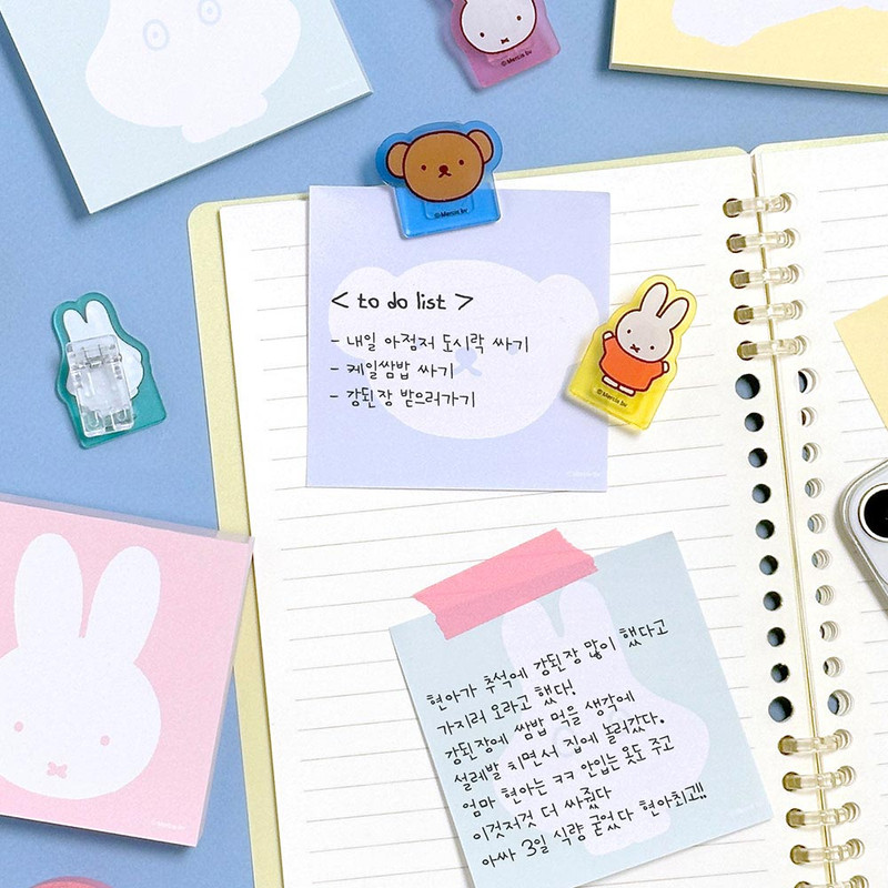 Usage example of Miffy Acrylic Clip And Notepad Set Usage example of Miffy Acrylic Clip And Notepad Set