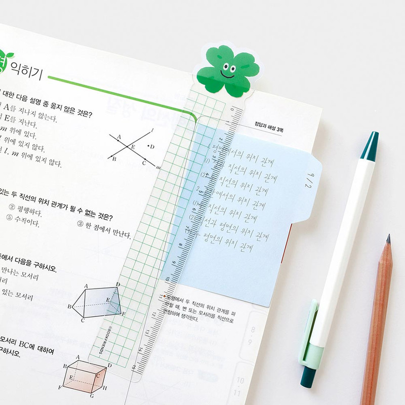 Usage example of Bookfriends Smile Grid 15cm Ruler Clear Bookmark Set