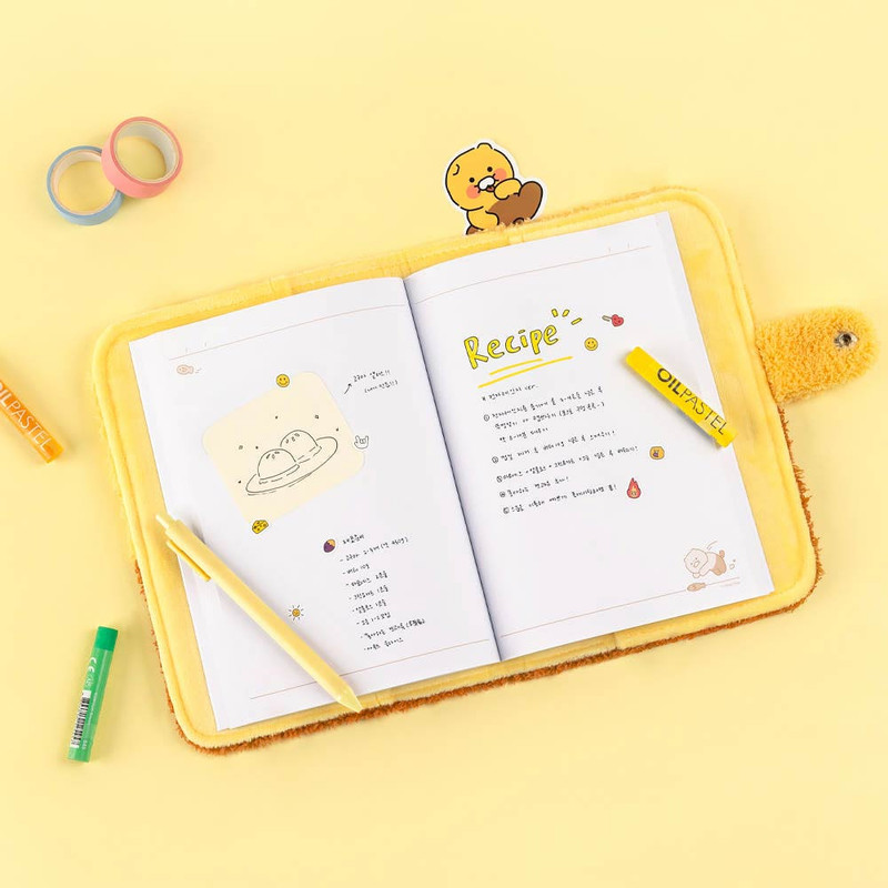 Usage example of Kakao Friends Choonsik A5 Fabric Cover Lined Blank Notebook Usage example of Kakao Friends Choonsik A5 Fabric Cover Lined Blank Notebook