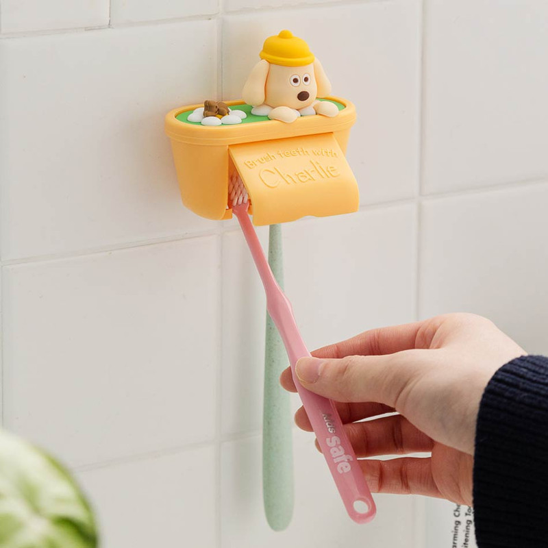 Usage example of Romane Brunch Brother Charlie Toothbrush Rack Cover Set