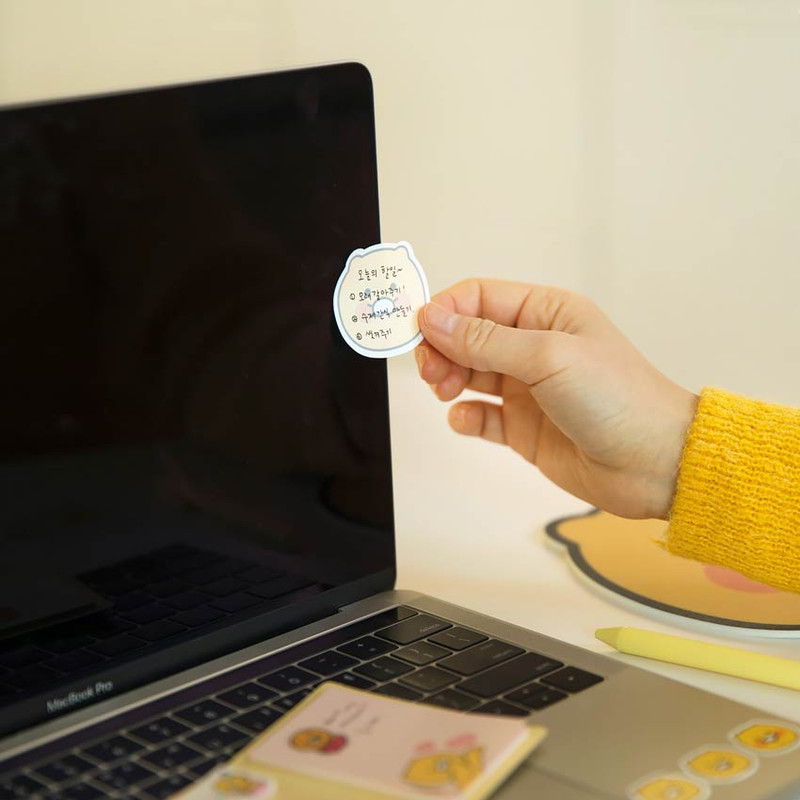 Usage example of Kakao Friends Choonsik Folding Sticky Notepad Usage example of Kakao Friends Choonsik Folding Sticky Notepad